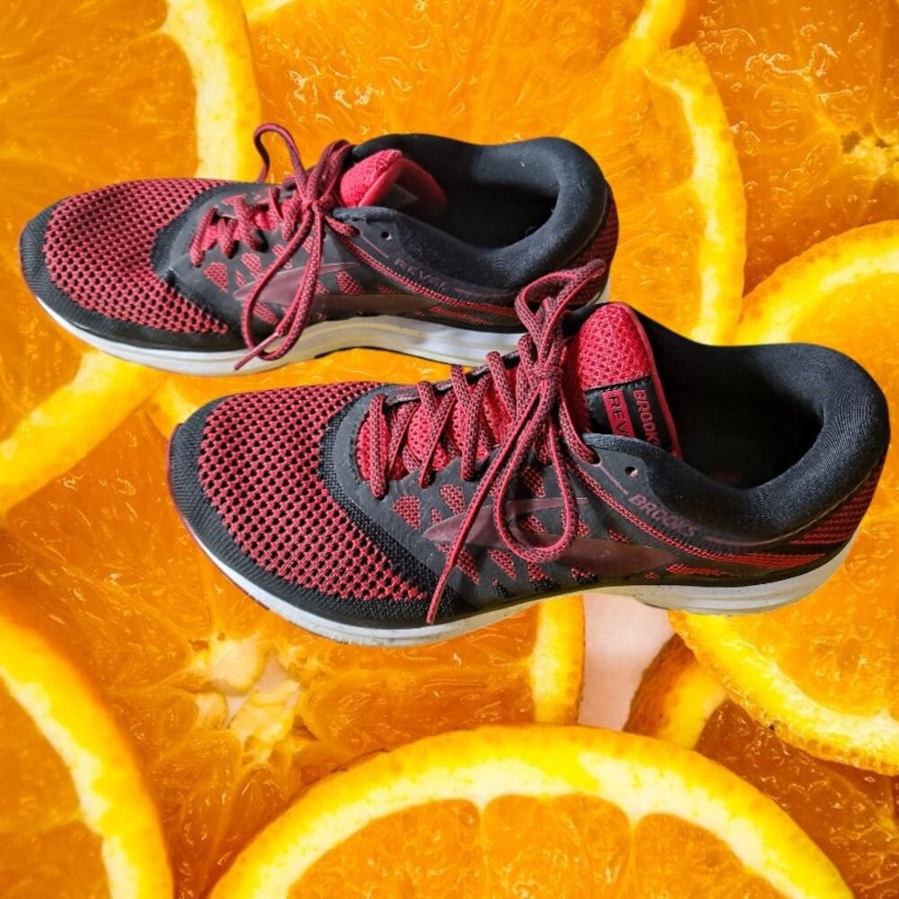Brooks Revel Men’s Red & Black D Standard Cushion Running Shoes Size 10.5